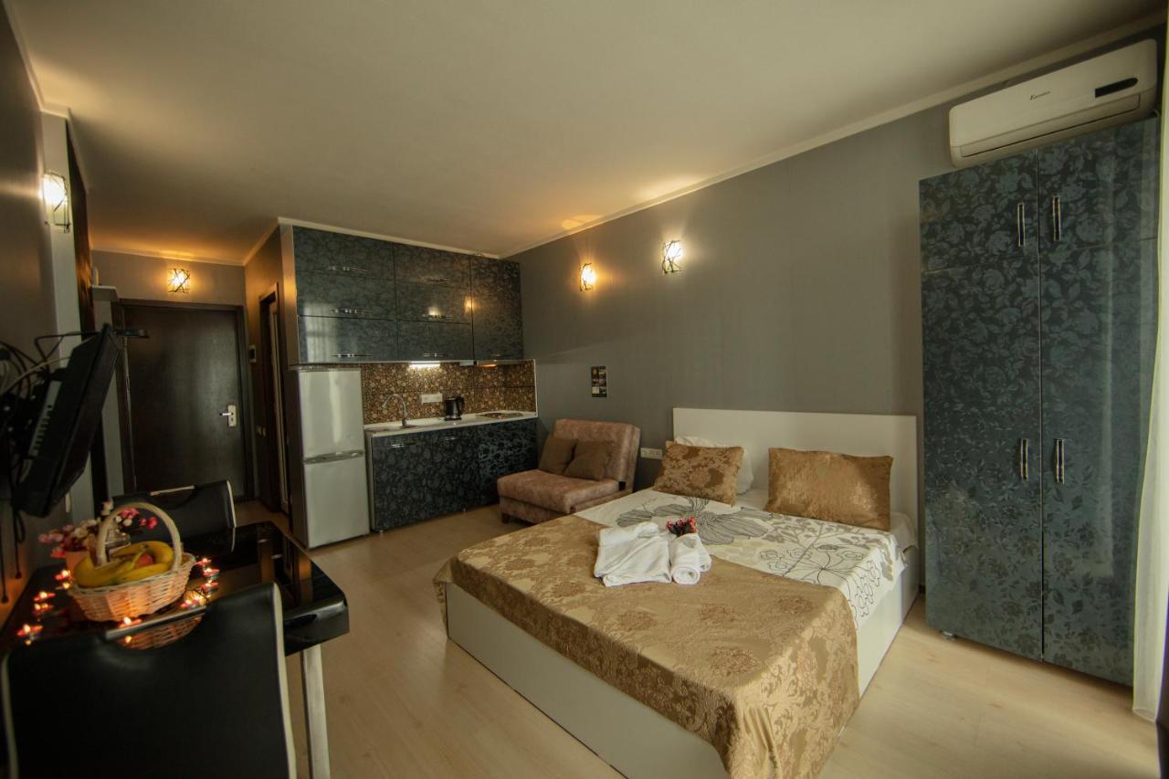 Tower Apartments Batumi Esterno foto