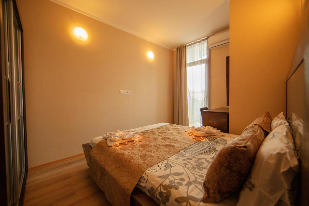 Tower Apartments Batumi Esterno foto