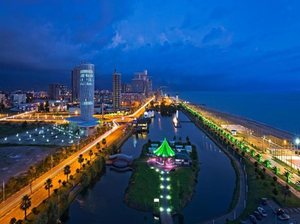 Tower Apartments Batumi Esterno foto