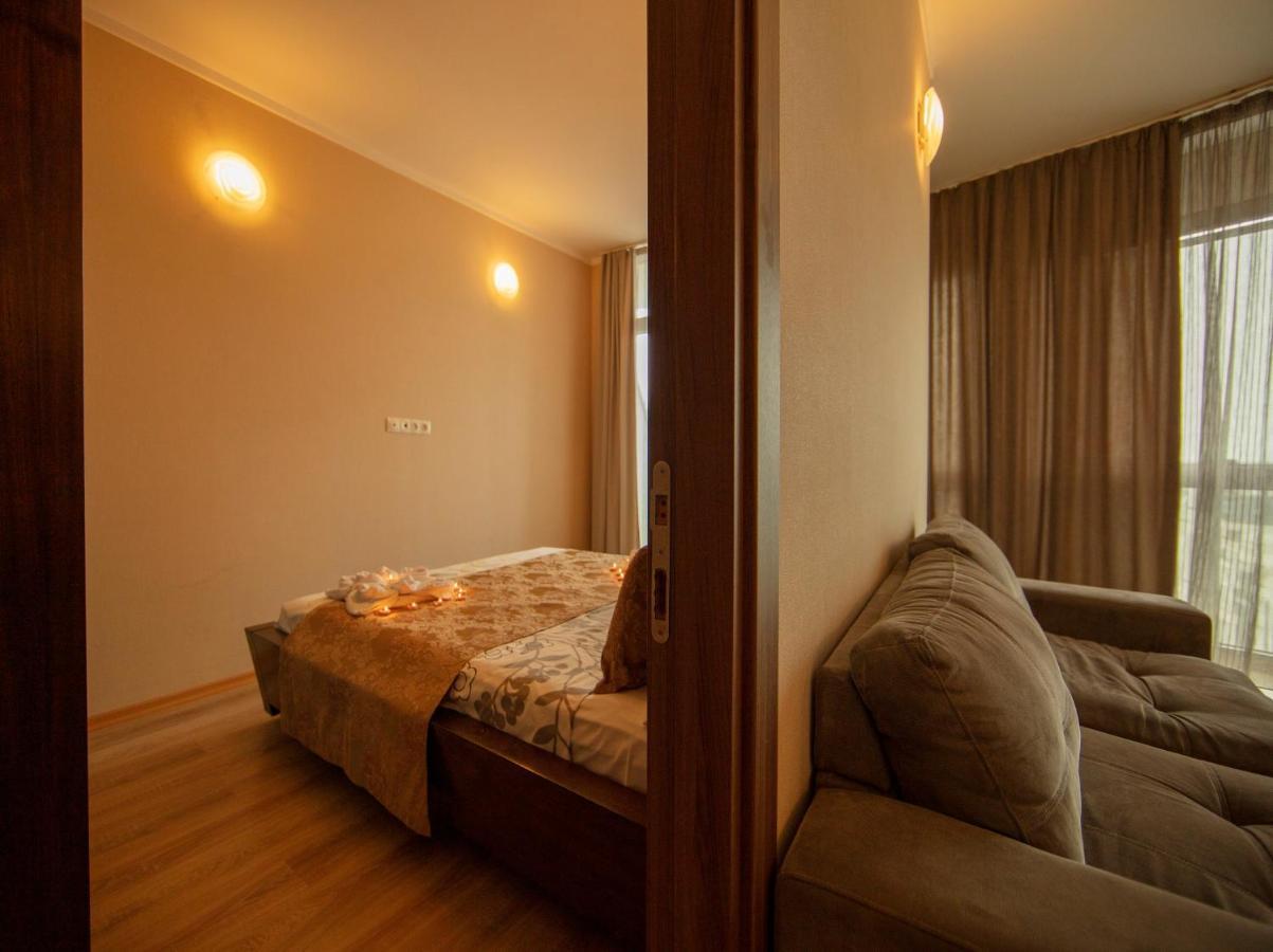 Tower Apartments Batumi Esterno foto