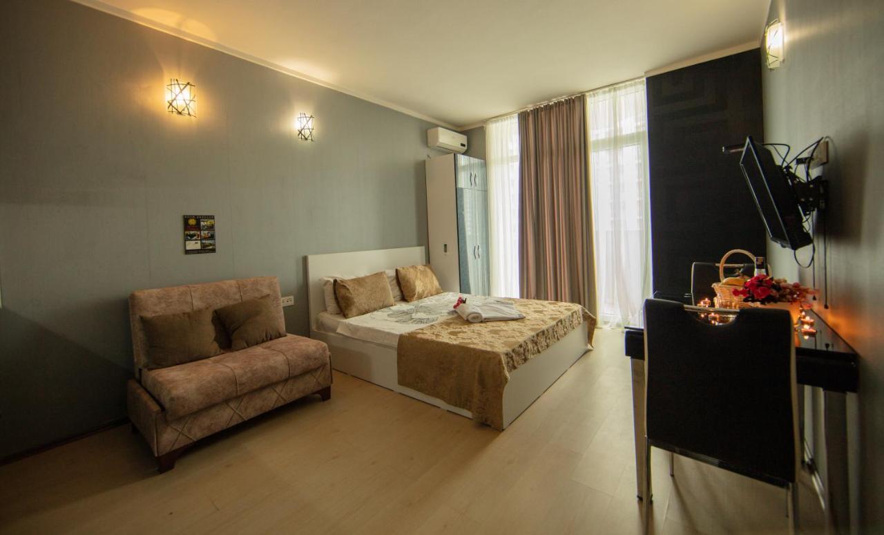 Tower Apartments Batumi Esterno foto
