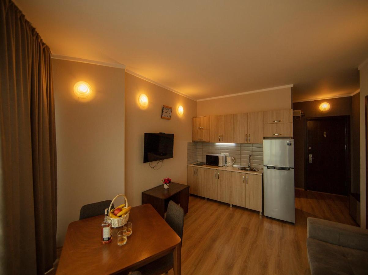 Tower Apartments Batumi Esterno foto