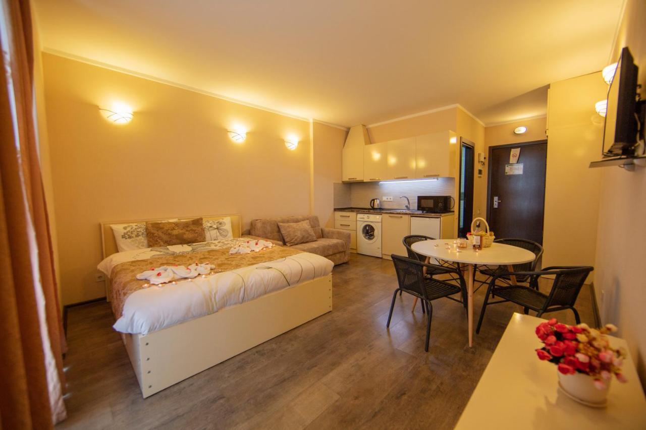 Tower Apartments Batumi Esterno foto