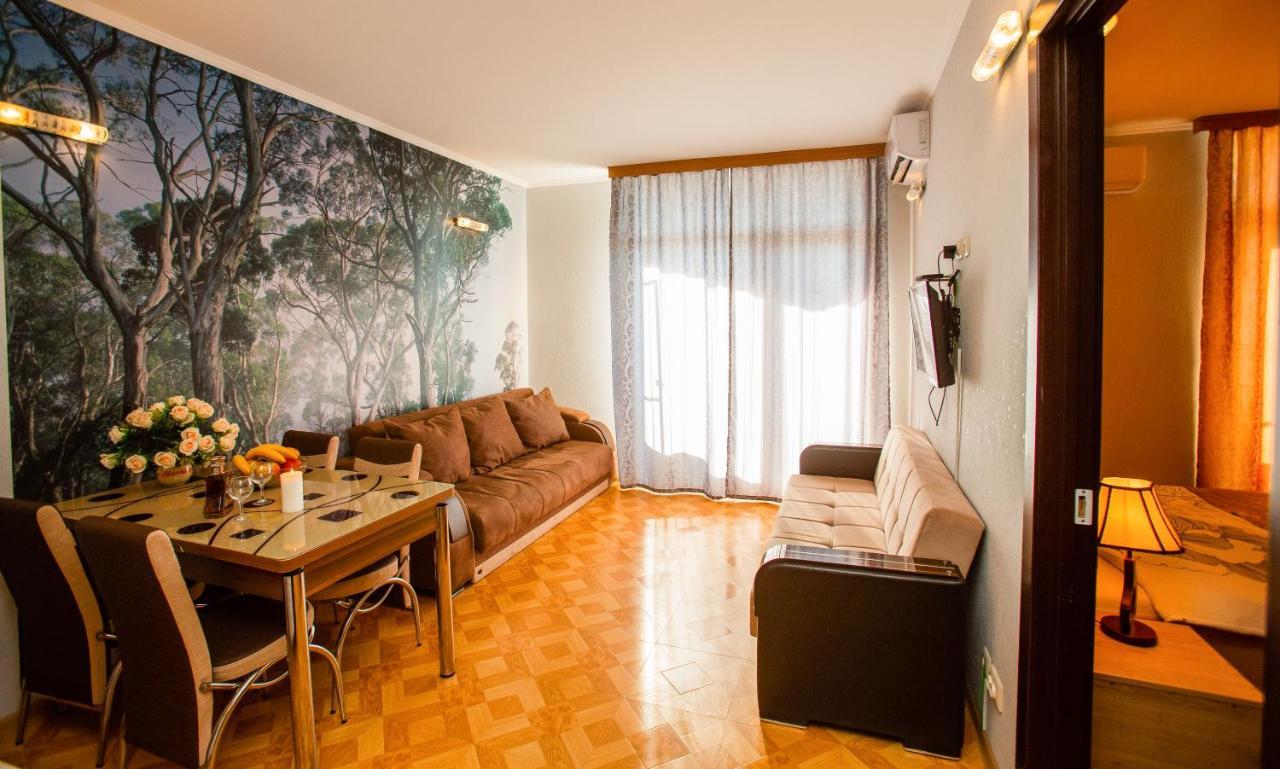 Tower Apartments Batumi Esterno foto