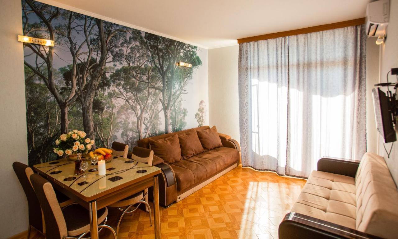 Tower Apartments Batumi Esterno foto