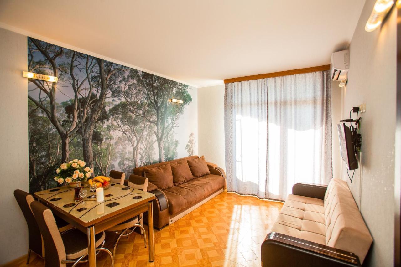 Tower Apartments Batumi Esterno foto