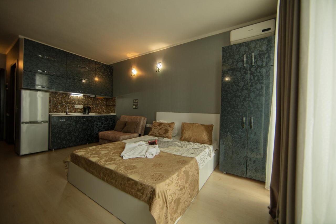 Tower Apartments Batumi Esterno foto