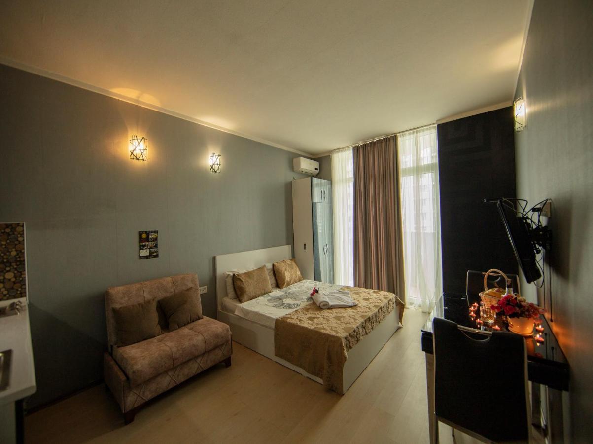 Tower Apartments Batumi Esterno foto