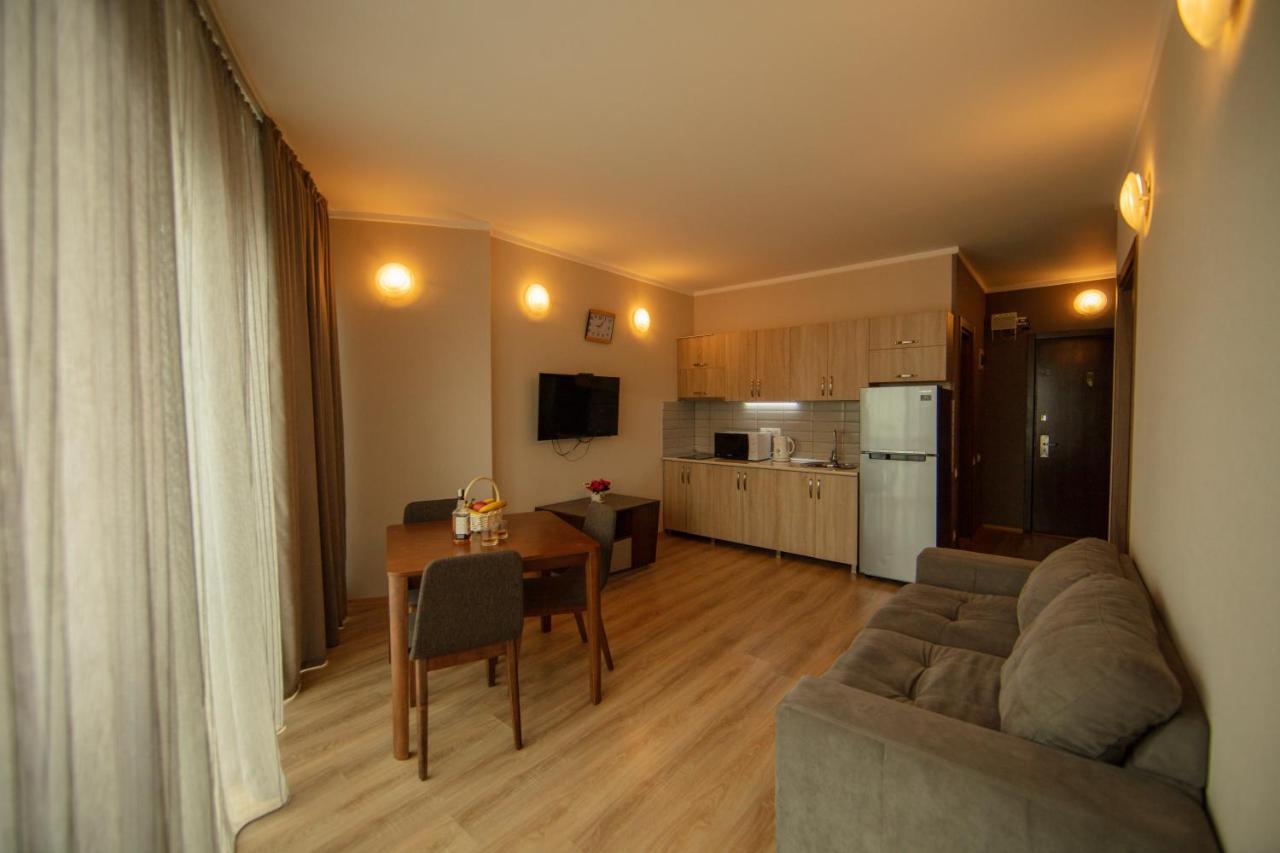 Tower Apartments Batumi Esterno foto