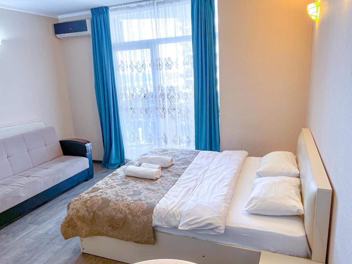 Tower Apartments Batumi Esterno foto