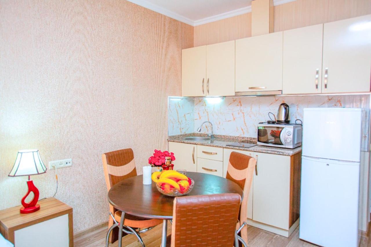 Tower Apartments Batumi Esterno foto