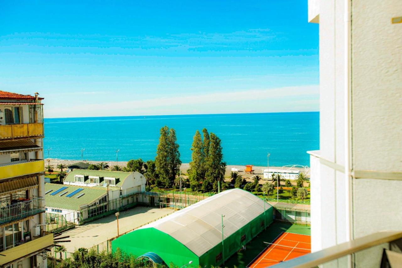 Tower Apartments Batumi Esterno foto
